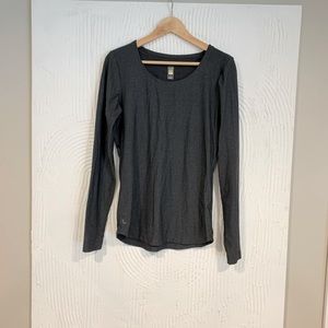 LOLË athletic long sleeve top in dark grey/ black beauty. Size small.